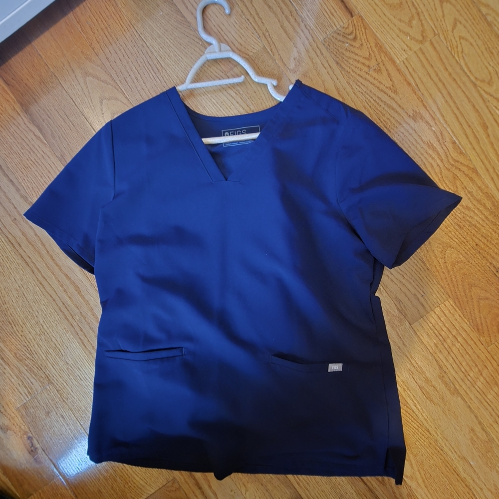 Figs scrub top